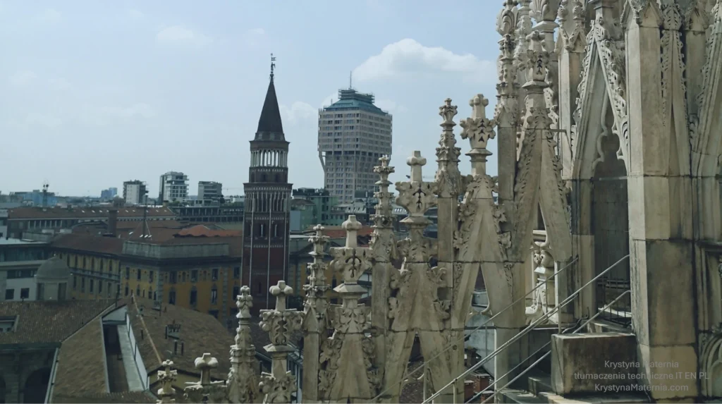 panorama Mediolanu z dachu katedry Duomo, w oddali Torre Velasca